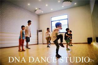 万潮成人舞蹈教学视频,轻松入门，舞动人生