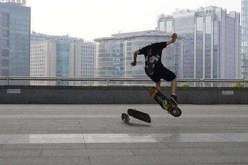 滑板成人刹车视频,视频教学助你安全停滑